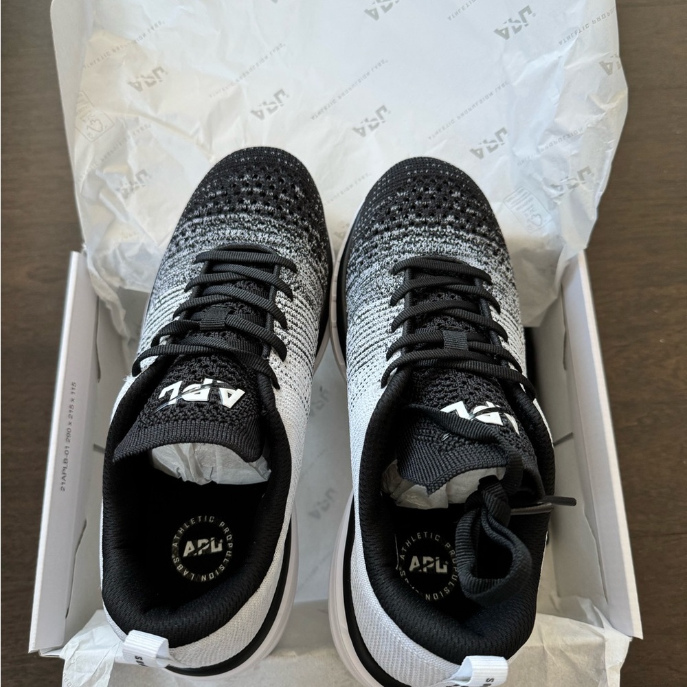 Brand new APL women’s TechLoom pro size 8.5